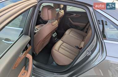 Седан Audi A4 2020 в 
