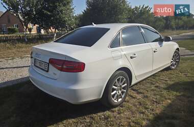 Седан Audi A4 2015 в 