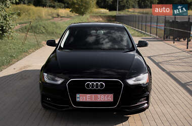 Седан Audi A4 2015 в Дубно