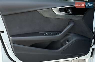 Седан Audi A4 2021 в 