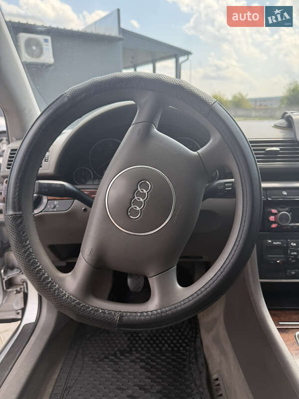 Седан Audi A4 2002 в Могилев-Подольске