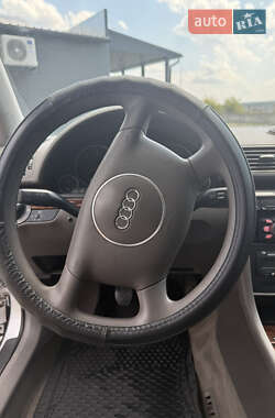 Седан Audi A4 2002 в 