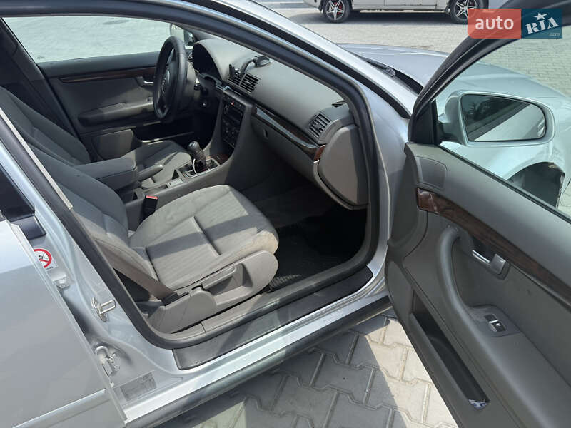 Седан Audi A4 2002 в Могилев-Подольске
