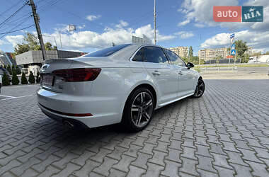 Седан Audi A4 2018 в 