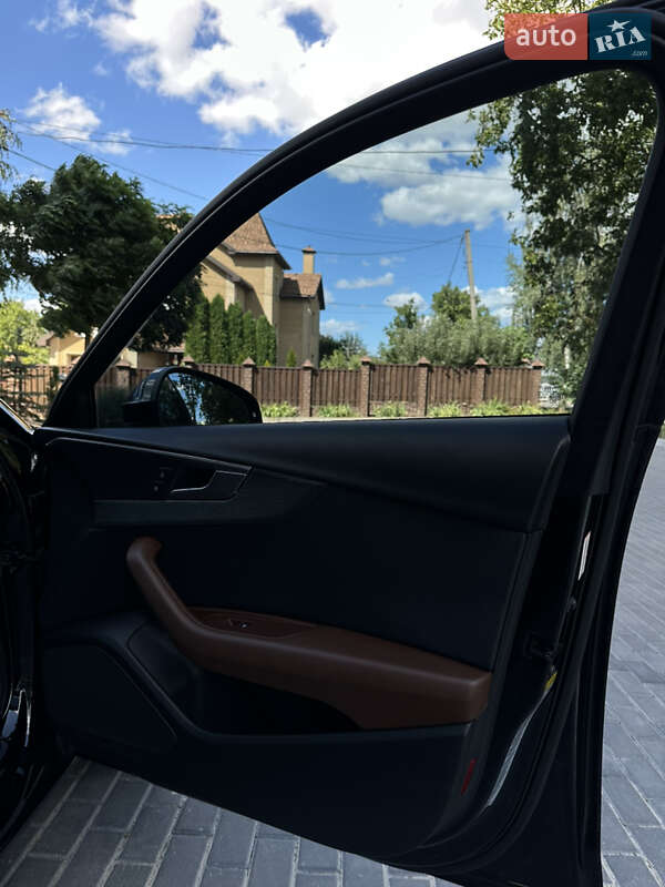 Седан Audi A4 2016 в Полтаве