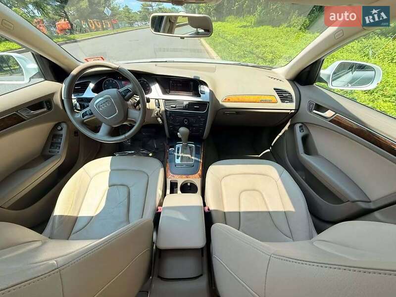 Седан Audi A4 2011 в Виннице