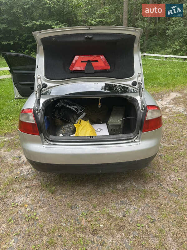 Седан Audi A4 2002 в Одессе