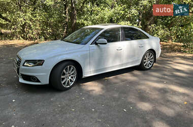 Седан Audi A4 2012 в 