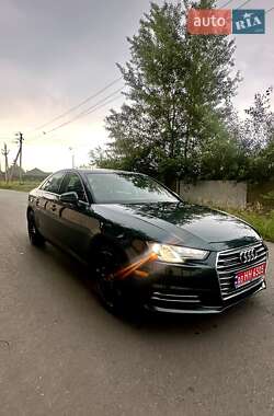 Седан Audi A4 2017 в 