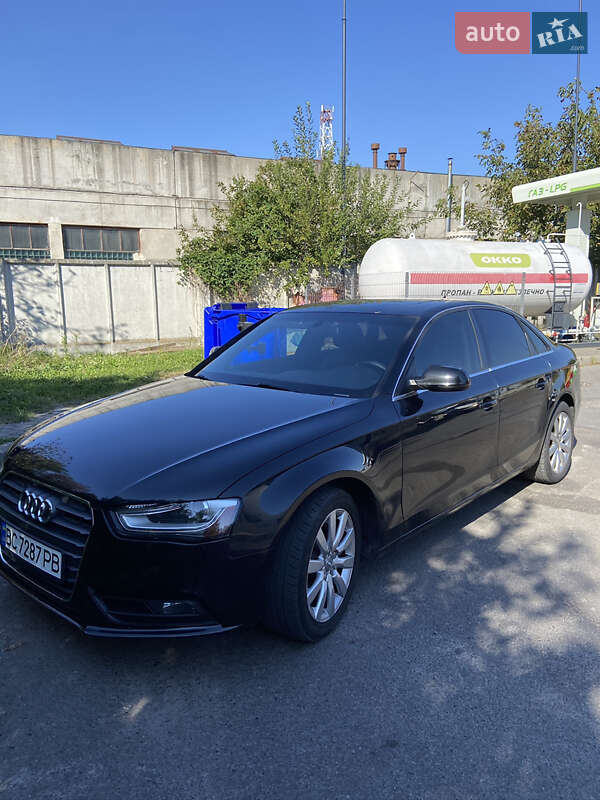 Седан Audi A4 2012 в Теребовле