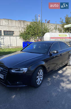 Седан Audi A4 2012 в 