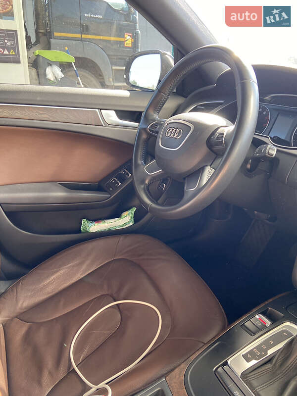 Седан Audi A4 2012 в Теребовле