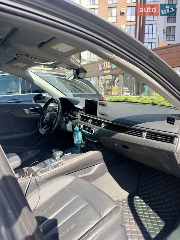 Седан Audi A4 2017 в Одессе