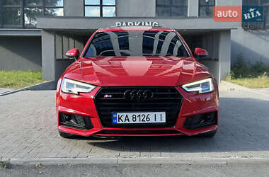 Седан Audi A4 2016 в 