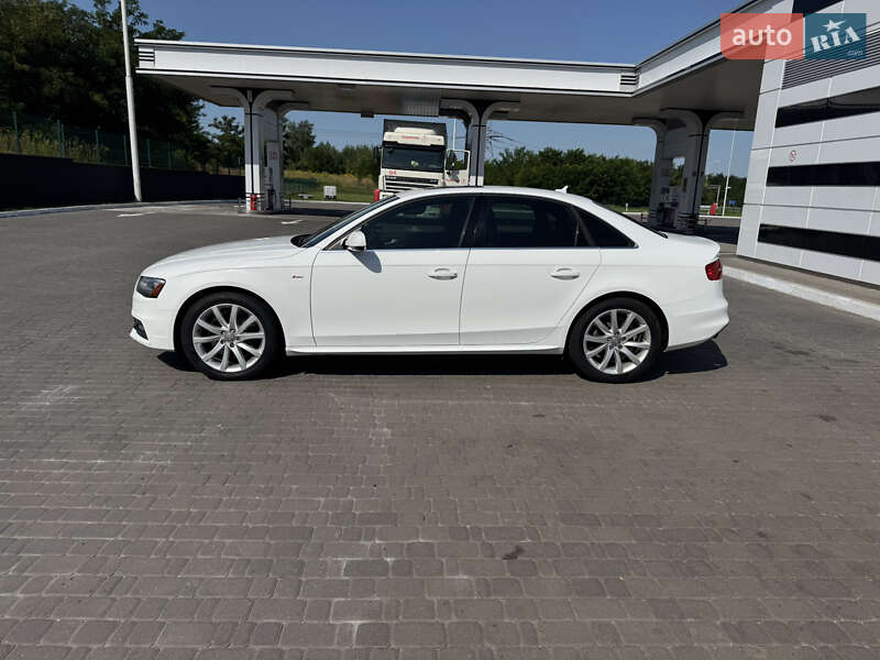 Седан Audi A4 2014 в Ровно
