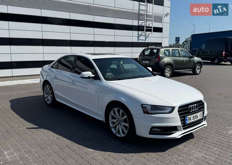 Седан Audi A4 2014 в Ровно