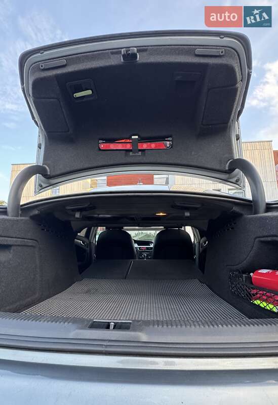 Седан Audi A4 2012 в Киеве