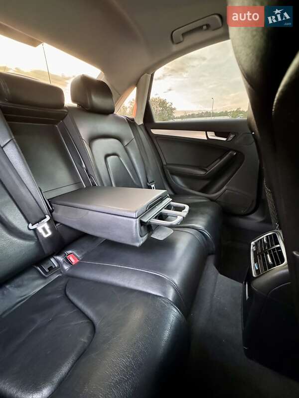 Седан Audi A4 2012 в Киеве