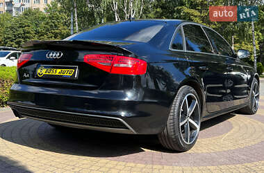 Седан Audi A4 2015 в 