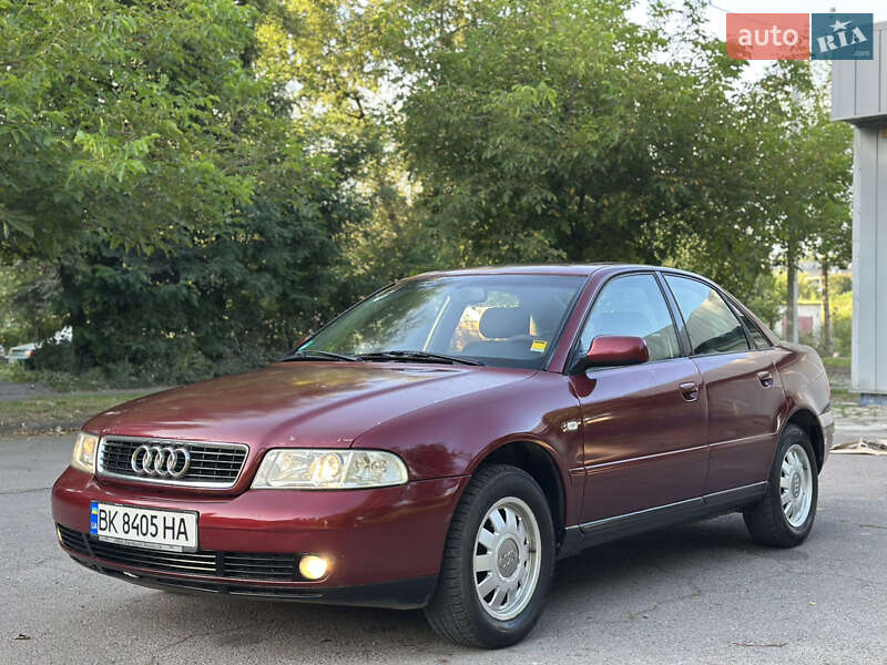 Седан Audi A4 1999 в 
