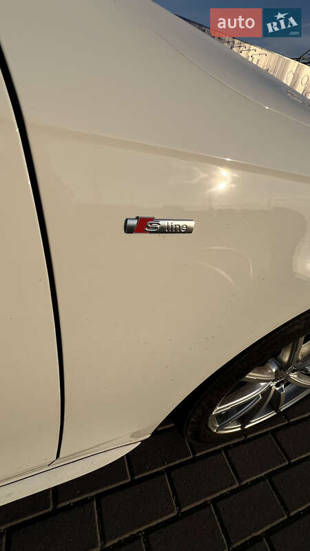 Седан Audi A4 2014 в Нововолынске