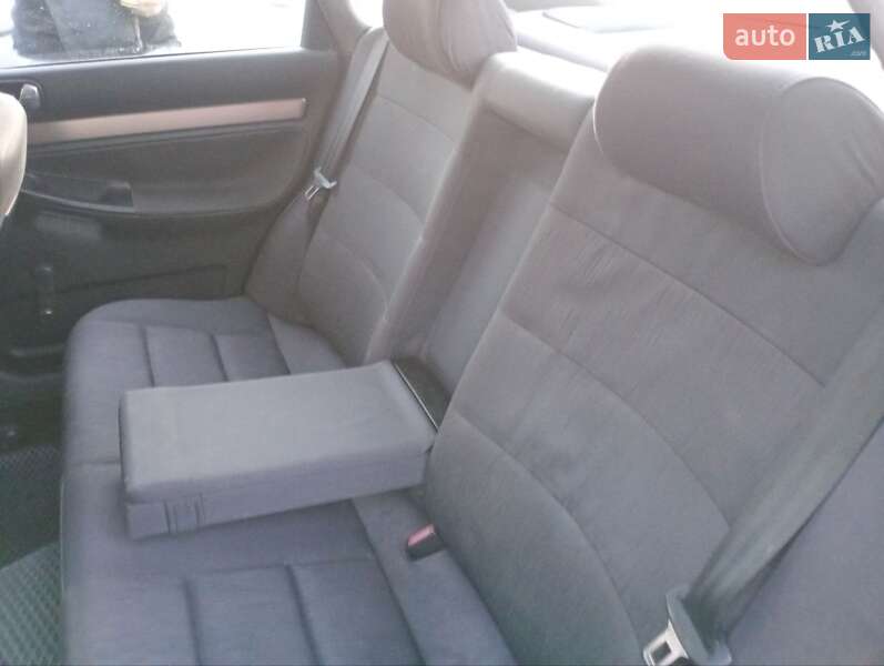 Седан Audi A4 1999 в Ровно