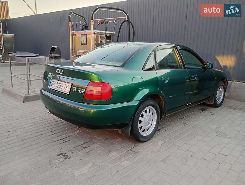 Седан Audi A4 1999 в Ровно
