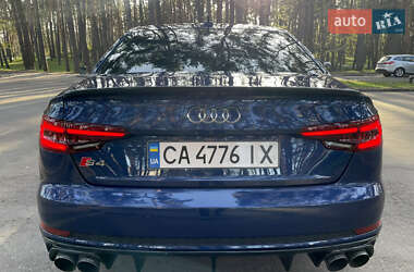 Седан Audi A4 2017 в 
