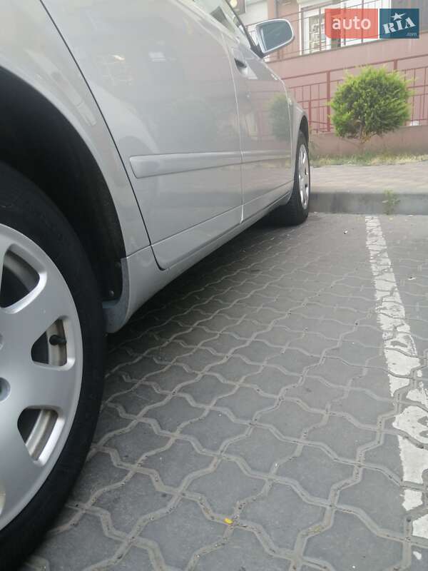 Седан Audi A4 2004 в Одессе