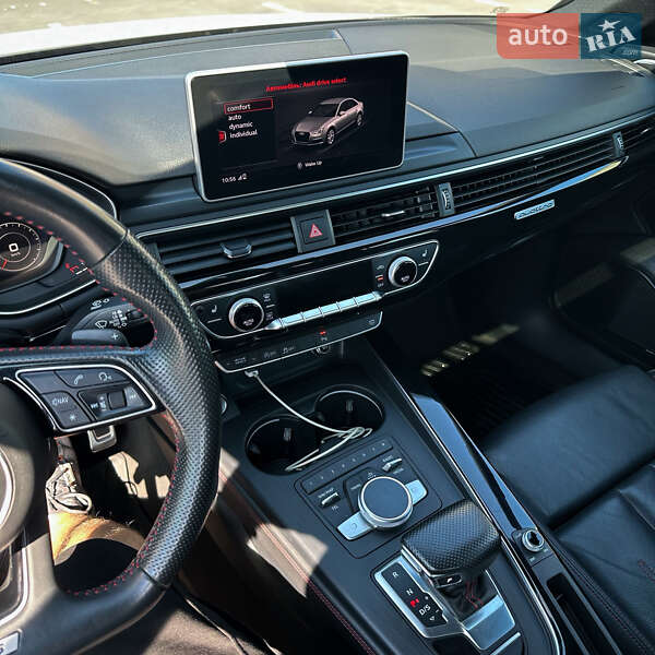Седан Audi A4 2018 в Львове