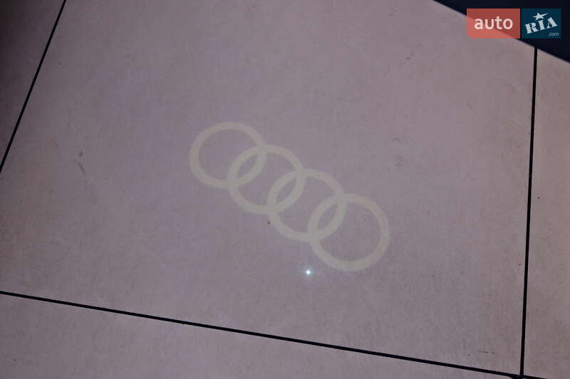 Седан Audi A4 2019 в Одессе