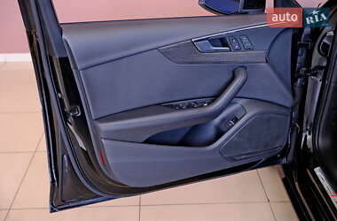 Седан Audi A4 2019 в 