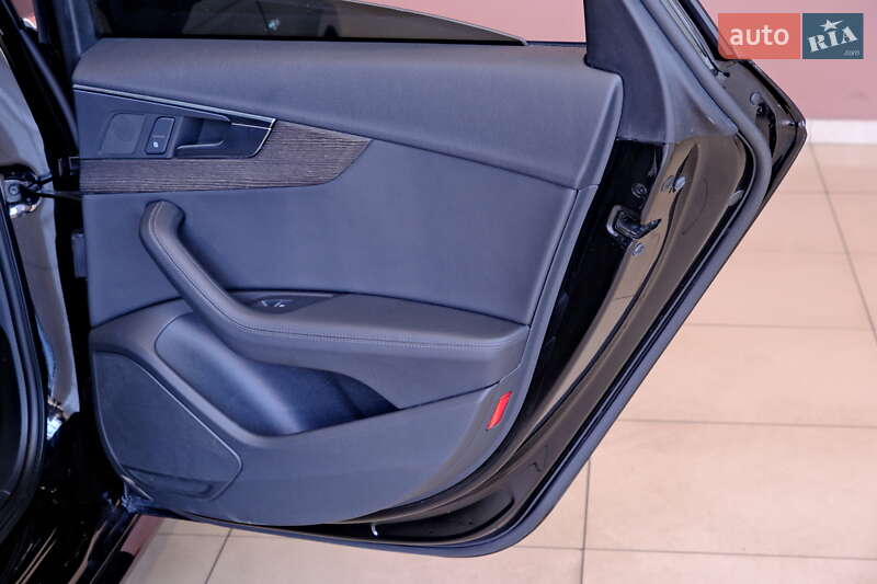 Седан Audi A4 2019 в Одессе