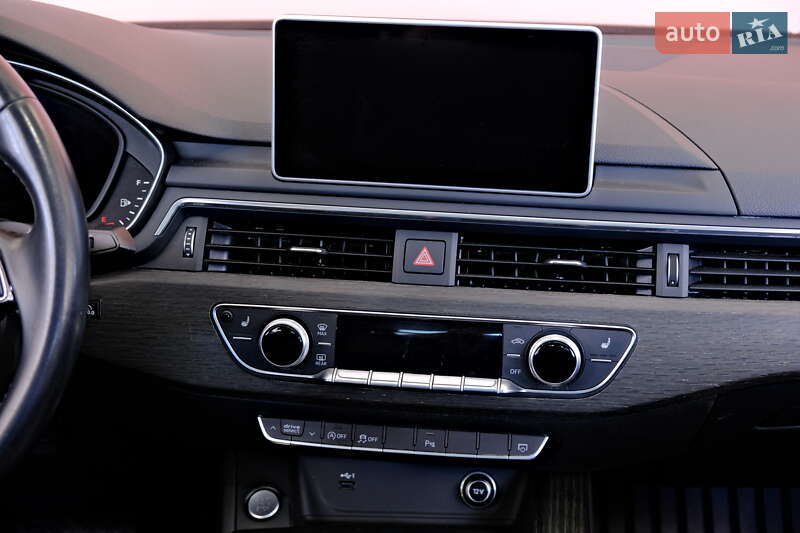 Седан Audi A4 2019 в Одессе