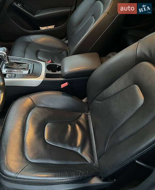 Седан Audi A4 2014 в Луцке