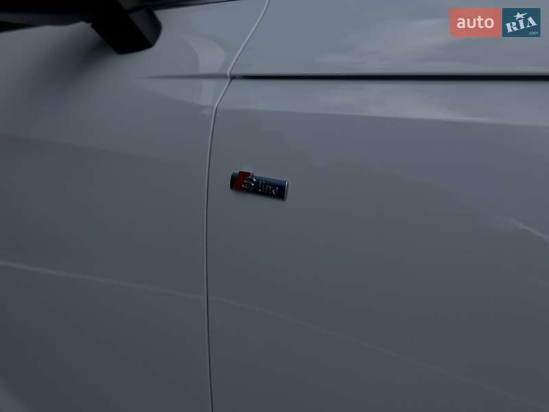 Седан Audi A4 2020 в Киеве