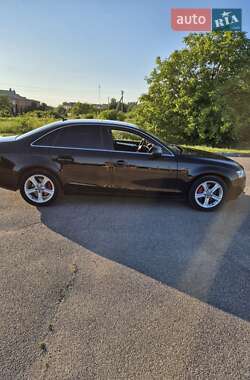 Седан Audi A4 2013 в 