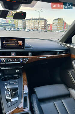 Седан Audi A4 2018 в 