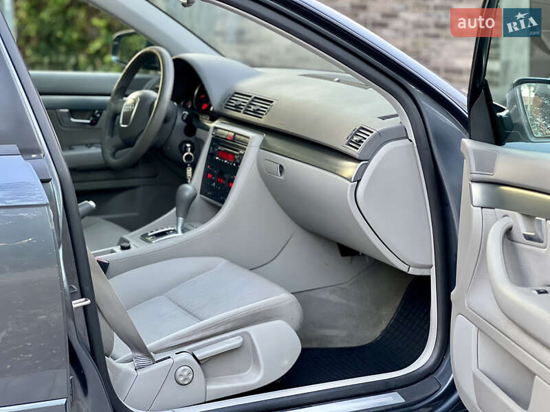 Седан Audi A4 2005 в Одессе