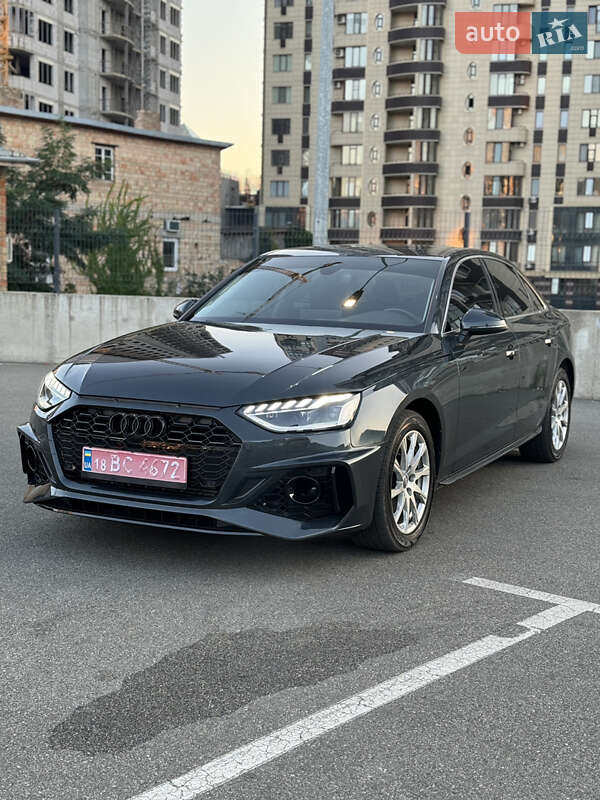 Седан Audi A4 2020 в Киеве