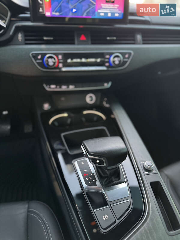 Седан Audi A4 2020 в Киеве
