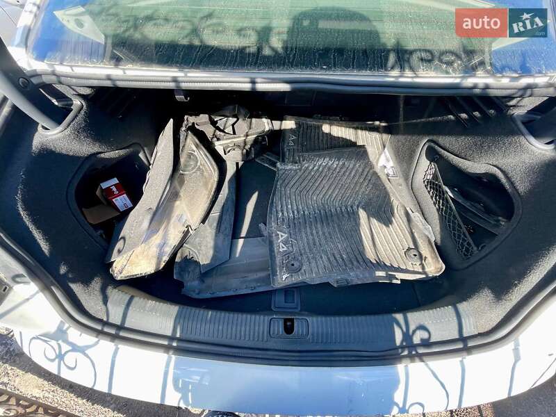 Седан Audi A4 2016 в Киеве