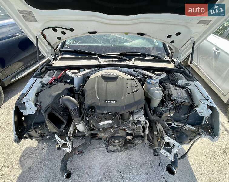 Седан Audi A4 2016 в Киеве