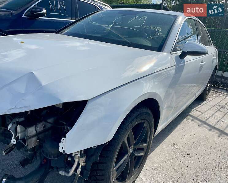Седан Audi A4 2016 в Киеве
