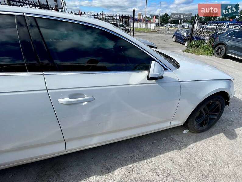 Седан Audi A4 2016 в Киеве
