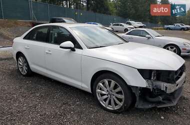Седан Audi A4 2015 в 