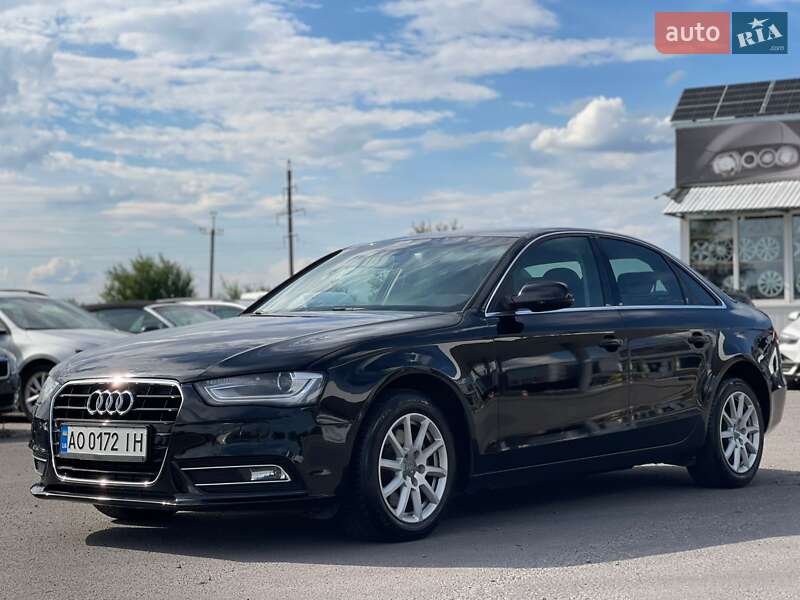 Седан Audi A4 2012 в Ужгороде