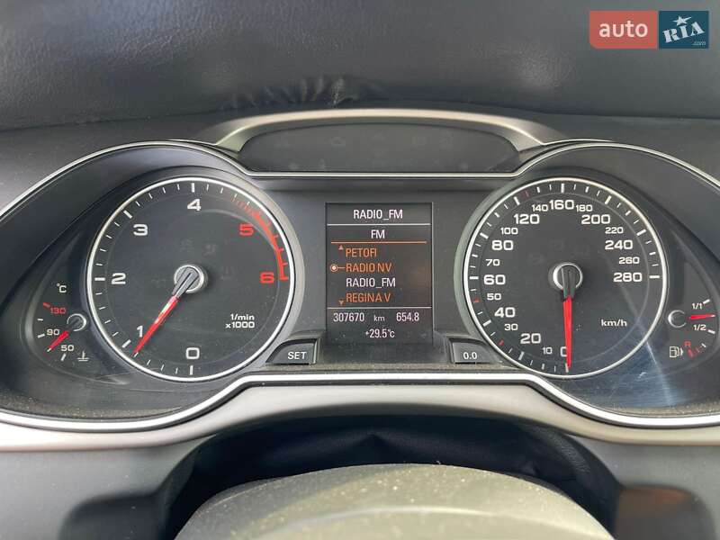 Седан Audi A4 2012 в Ужгороде