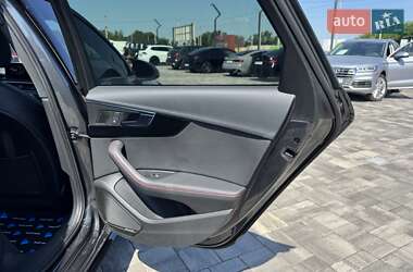 Седан Audi A4 2019 в 