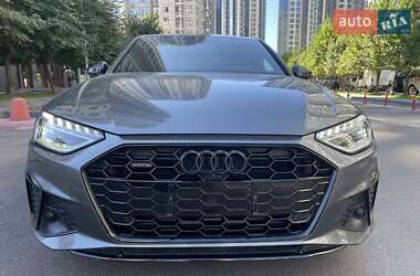 Седан Audi A4 2022 в 